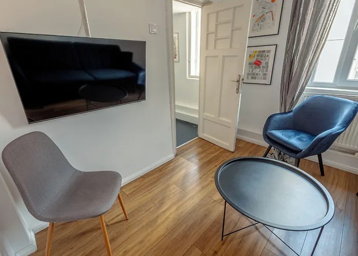 First Bucur 21 * Bucarest