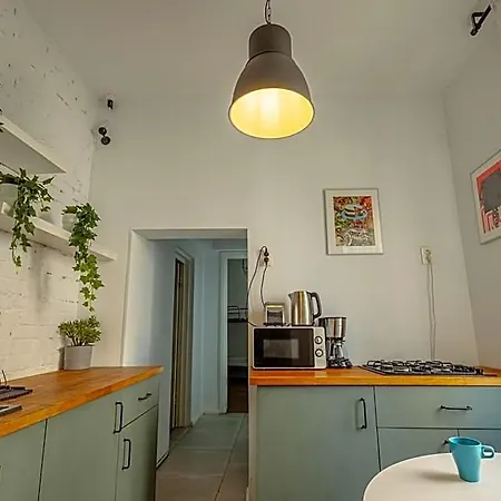 First Bucur 21 Hostel