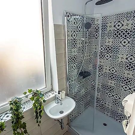 First Bucur 21 Hostel