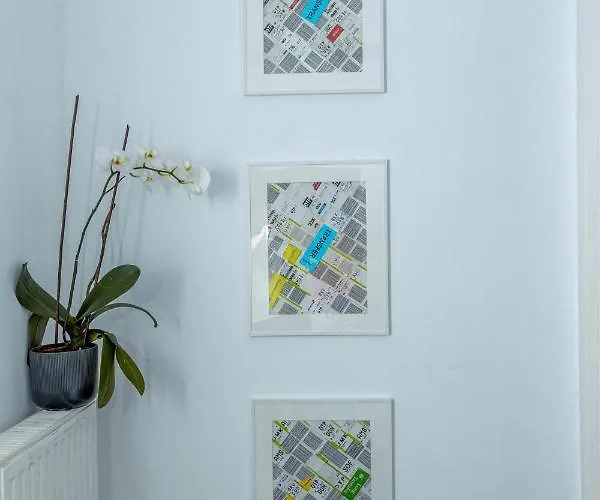 First Bucur 21 * Βουκουρέστι